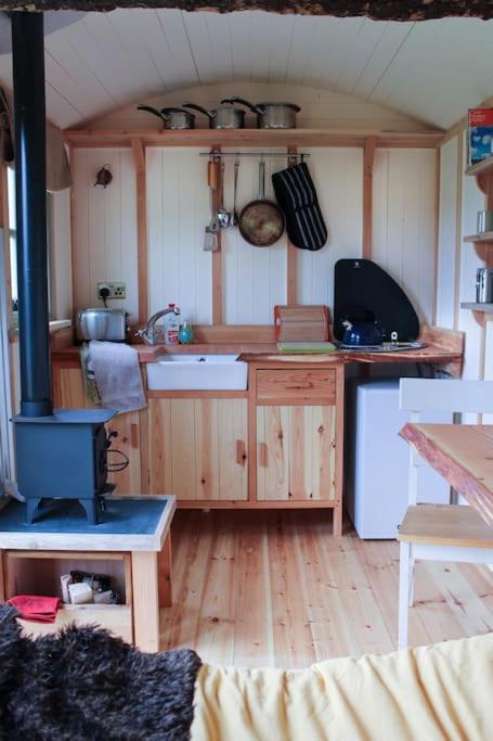 The Shepherds Hut Shrewsbury Exterior foto