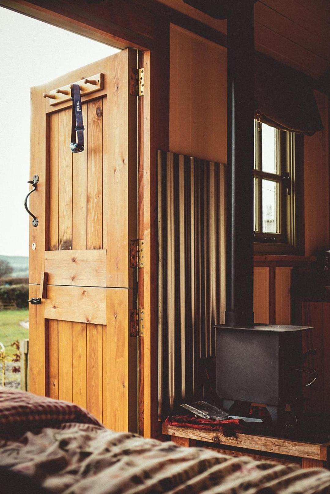 The Shepherds Hut Shrewsbury Exterior foto